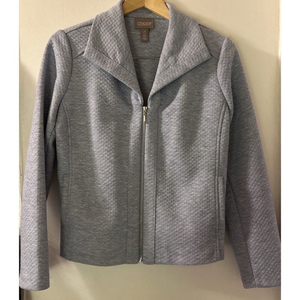 Chicos Womens Quilted Jacket Size 0 U.S. Blue Zip Front Long Sleeve. Can Fit 6-8